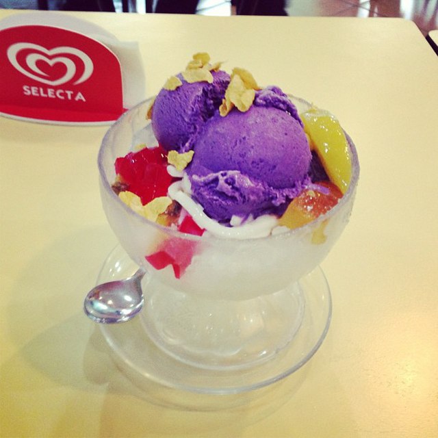 halo halo with ube ice cream