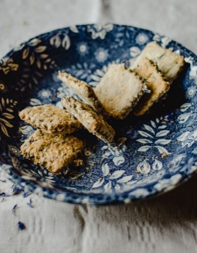Garlic Cheddar Biscuits