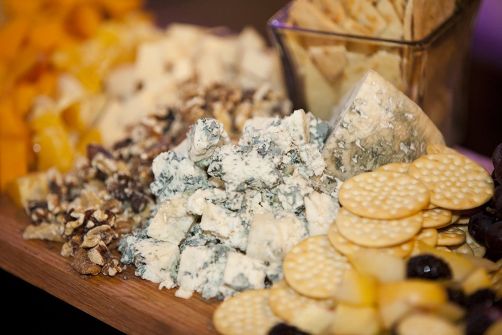 Cheese tray with fruit and crackers
