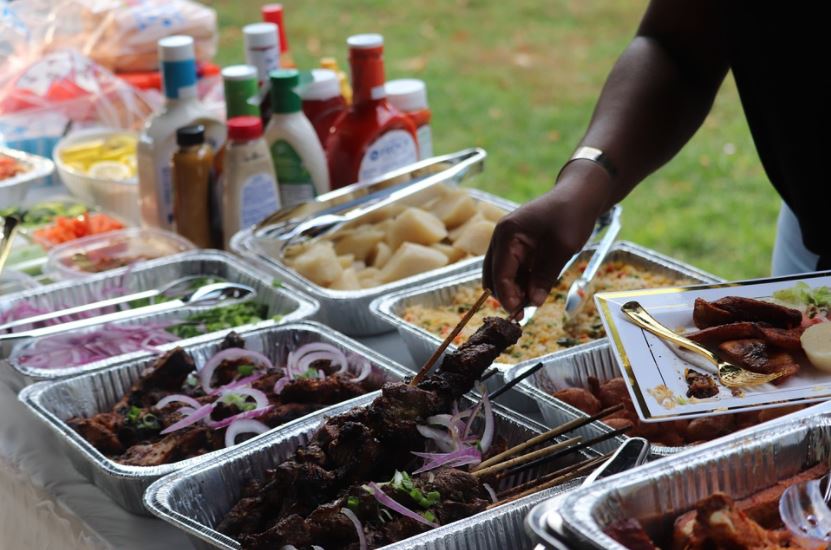 foods served at a tailgate party